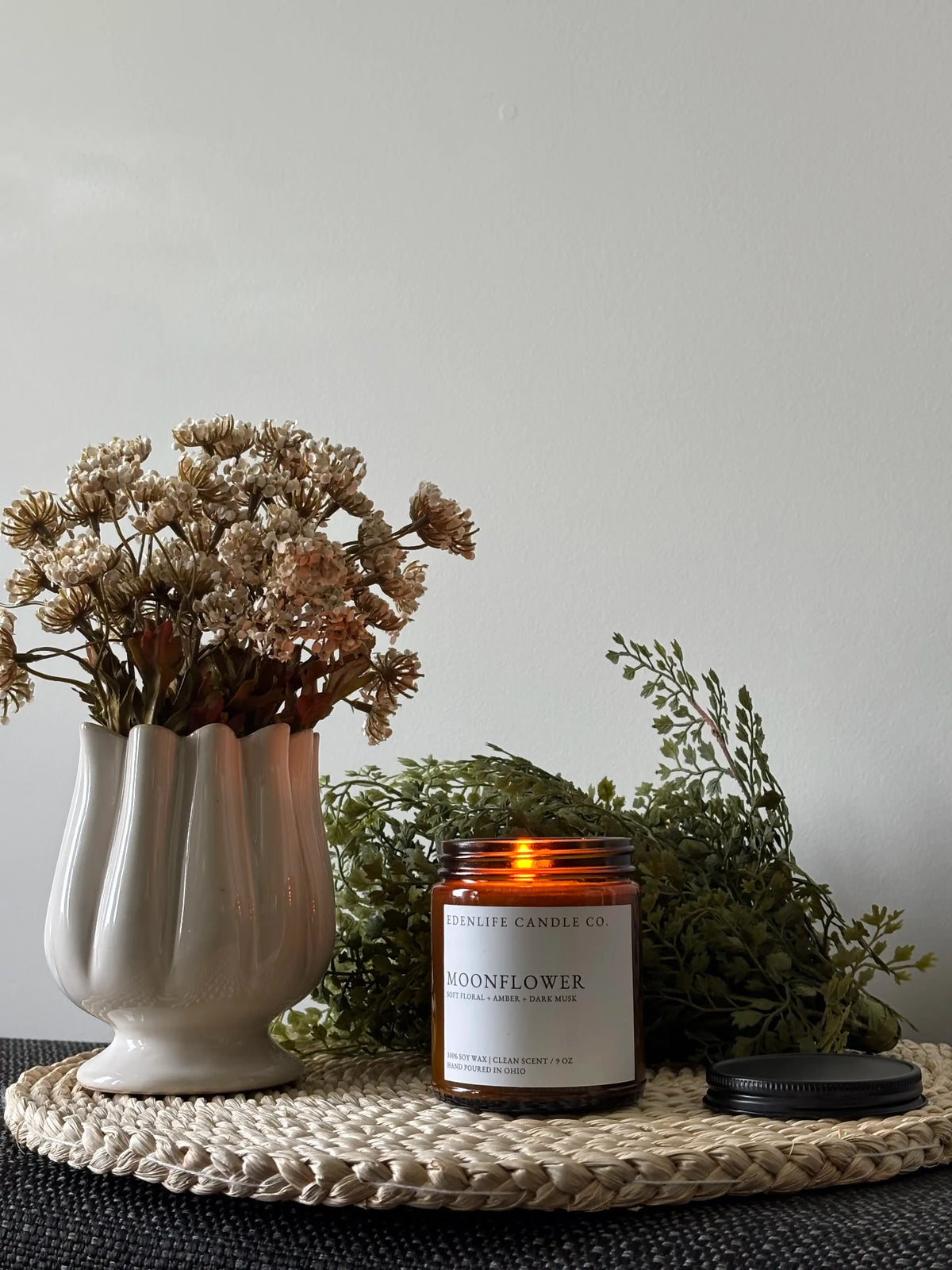 <p>Hand-poured soy.<br/><em>Toxin-free.</em></p>